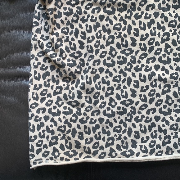 • Leopard Print T • - Picture 7 of 13